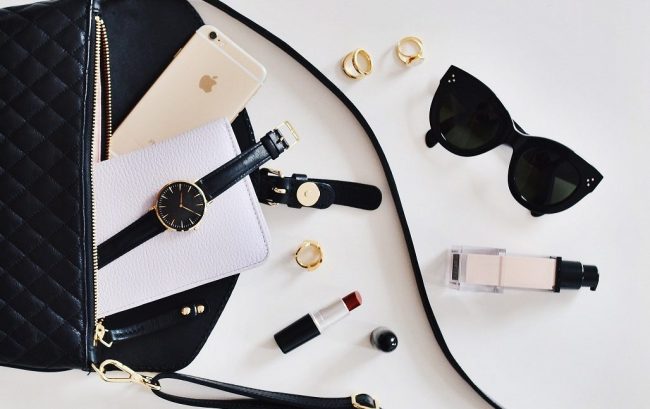 geanta femeie ceas ochelari