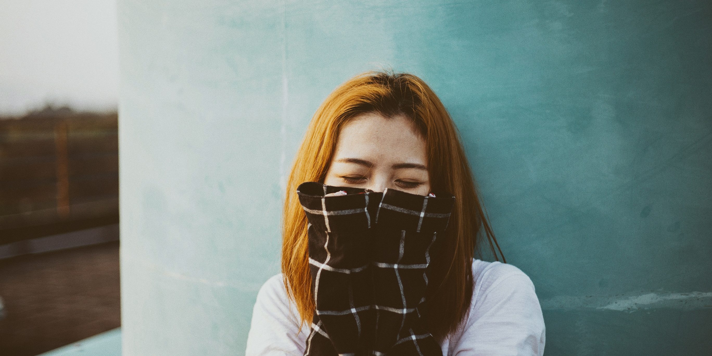 femeie, rusionasa, introvertita