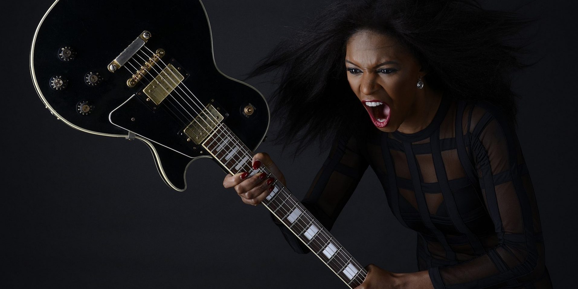 femeie, furioasa, chitara, nervi