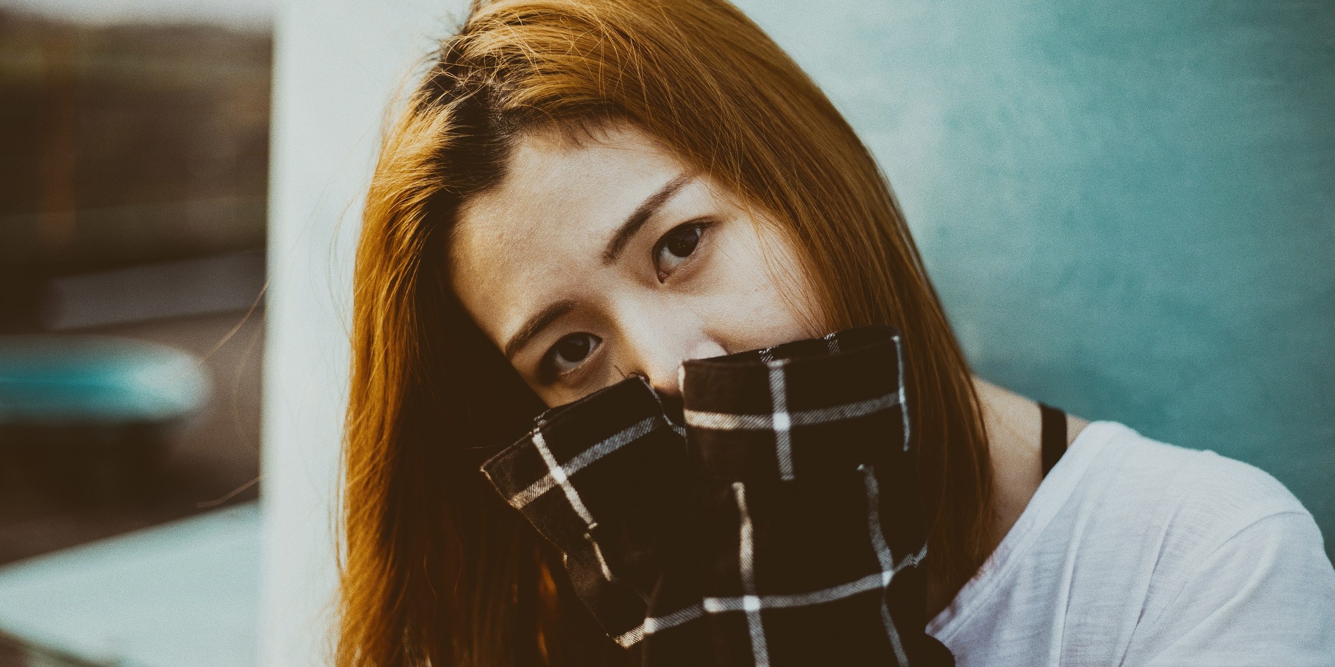 femeie, etichete, timida