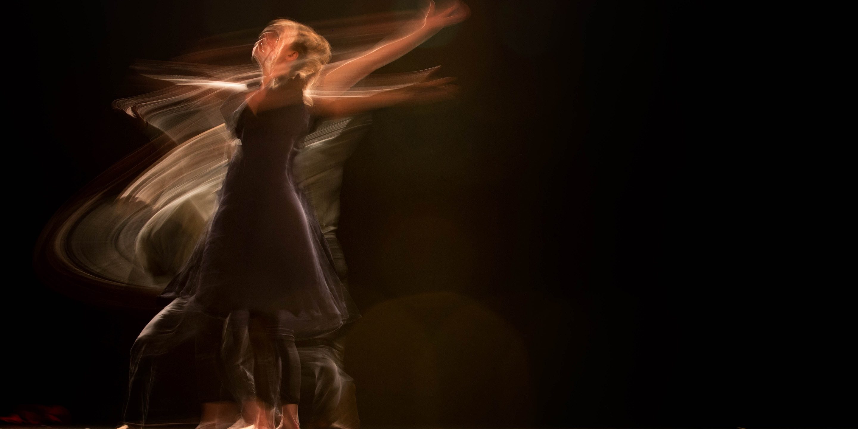 dans, blur, femeie, vocea interioara