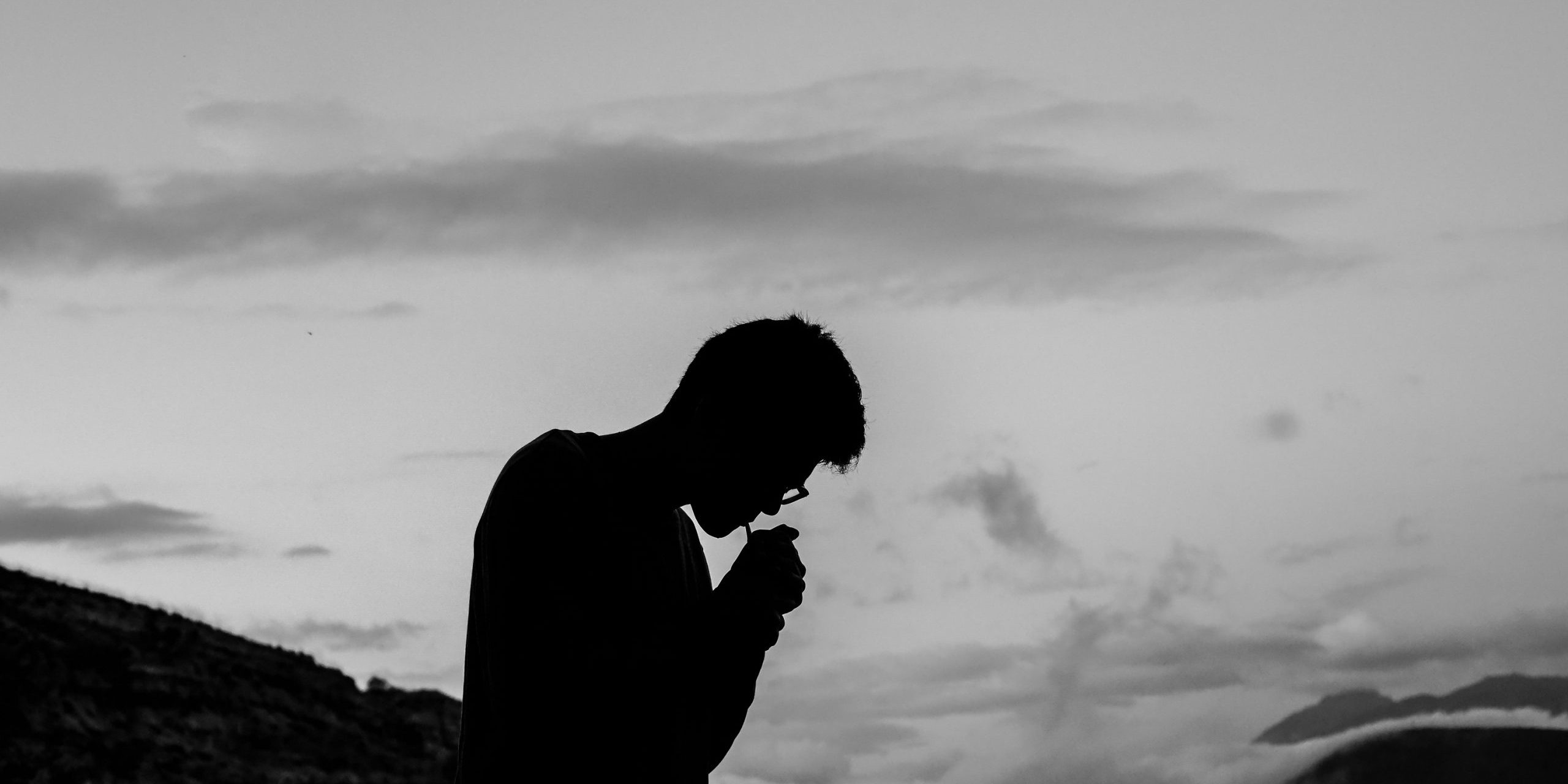 alb-negru, barbat, fumat, tigara