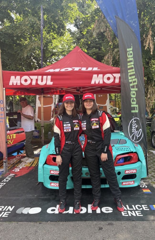 Alice-si-Sar-au-devenit-din-acest-sezon-colege-in-Campionatul-National-de-Drift